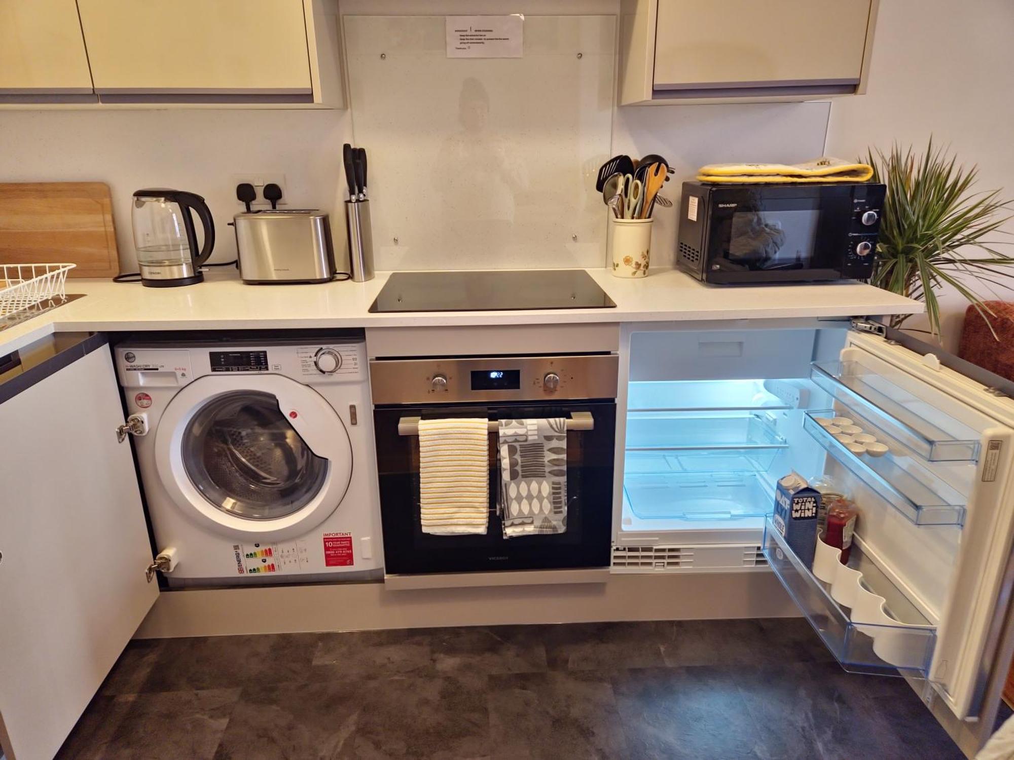 Central Gloucester Self-Catering Flat - A Hidden Gem Bagian luar foto