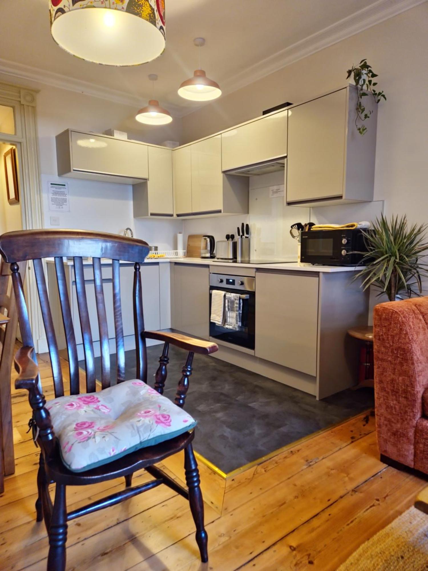Central Gloucester Self-Catering Flat - A Hidden Gem Bagian luar foto